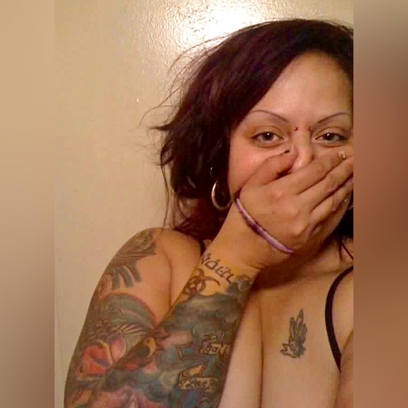 Meet your Posher, ❤️Esther Stella 💕😊
AKA 🐈‍⬛Catwoman🐈‍⬛ 🌙😻 - Picture 4 of 16